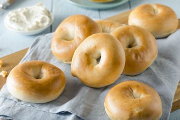 Receta de bagels caseros con Haz de Oros para disfrutar un desayuno especial en familia